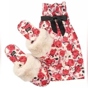 VICTORIA'S SECRET SATIN FUR SLIP ON SLIPPERS w/ Matching STORAGE BAG Size S 5-6